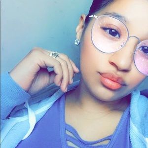 Meet your Posher, Priscilla